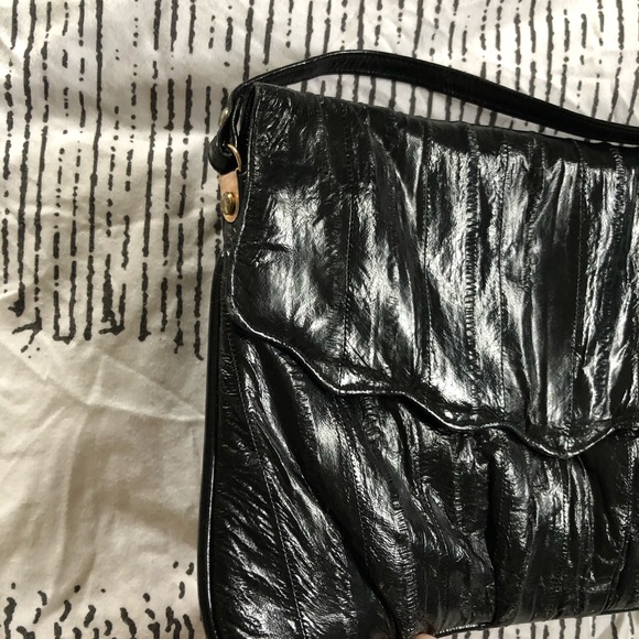 🌶 Scalloped Edge Handbag - Picture 2 of 8